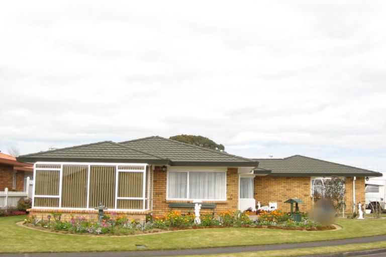 Photo of property in 1/9 Waiwera Place, Merrilands, New Plymouth, 4312