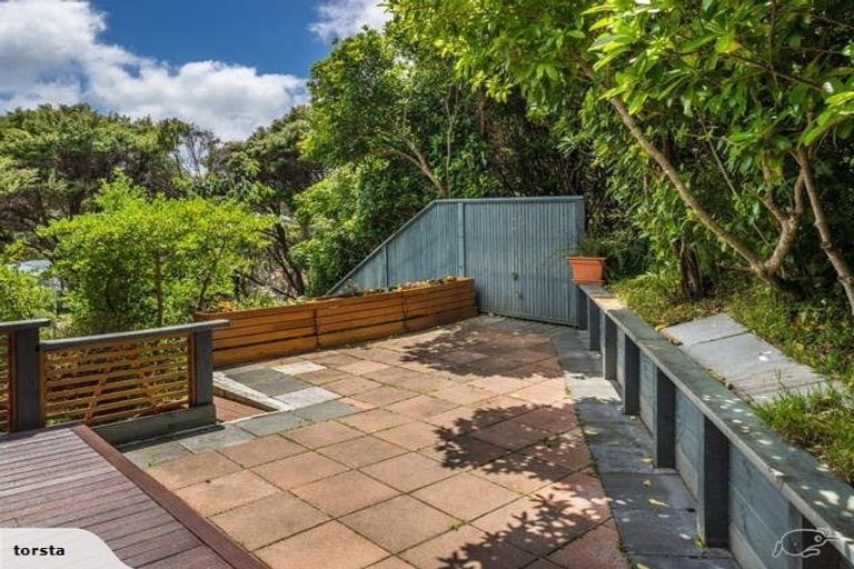 Photo of property in 22 Kiriwai Road, Paremata, Porirua, 5024
