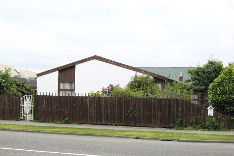 Photo of property in 27 Withells Road, Avonhead, Christchurch, 8042