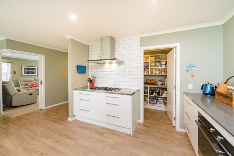 Photo of property in 19 George Street, Bulls, 4818