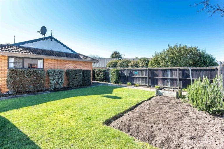 Photo of property in 6 Sunbeam Place, Halswell, Christchurch, 8025