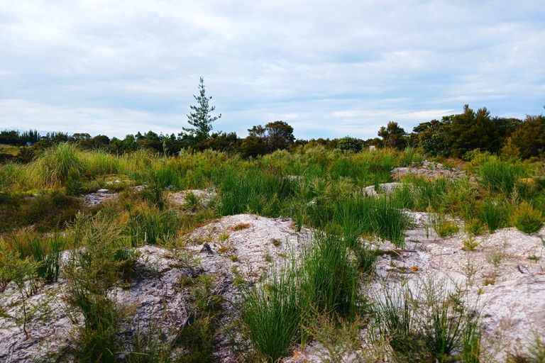 Photo of property in 104 Stratford Drive, Cable Bay, 0420