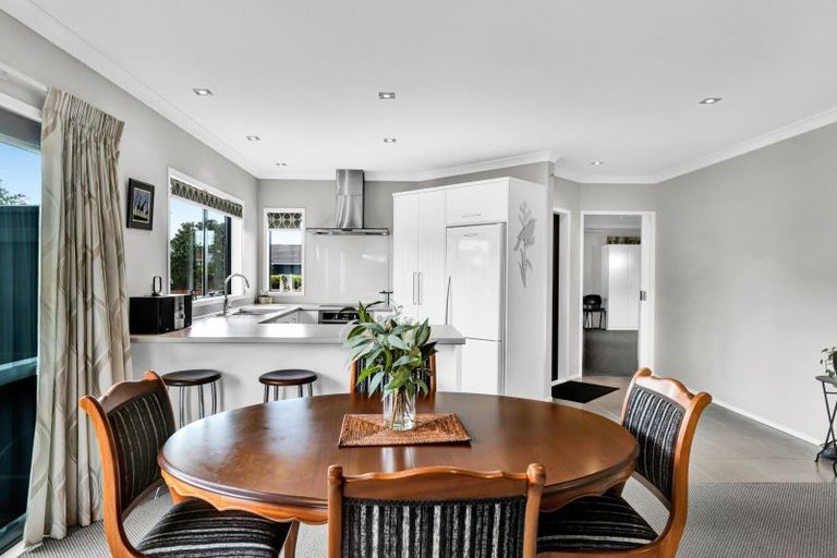 Photo of property in 1/276 Mangorei Road, Merrilands, New Plymouth, 4312