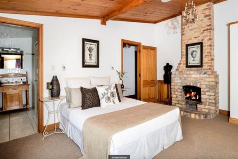 Photo of property in 263 Old North Road, Kumeu, 0892