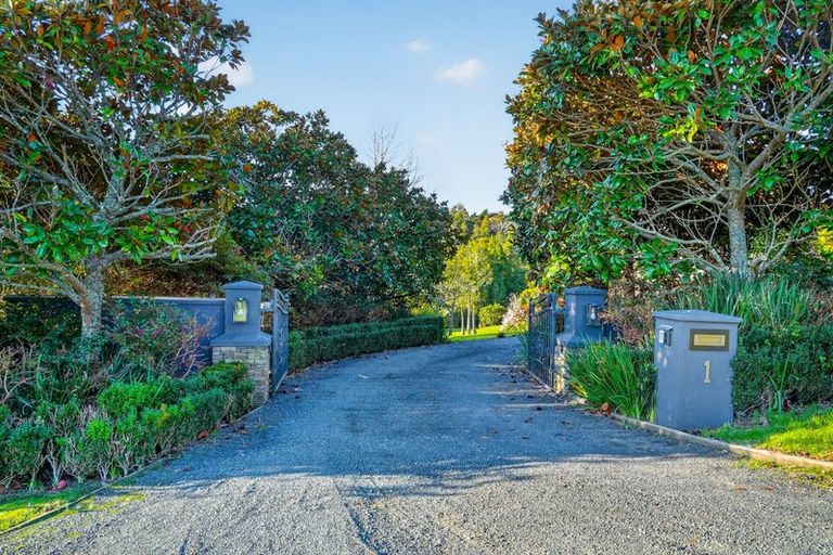 Photo of property in 1 Pearson Road, Whitford, Howick, 2571