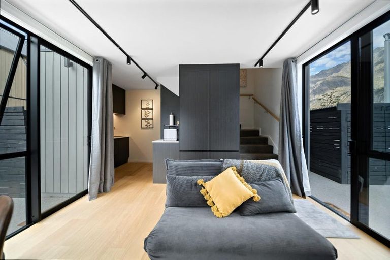 Photo of property in 13 Boulder Lane, Jacks Point, 9371