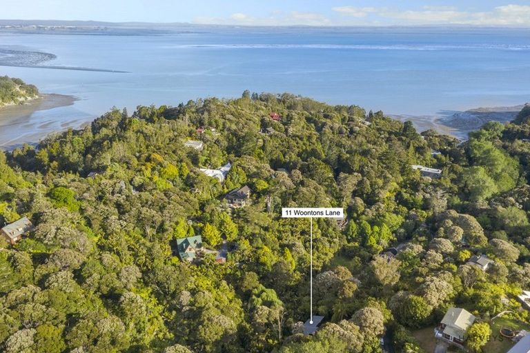 Photo of property in 11 Woontons Lane, Titirangi, Auckland, 0604