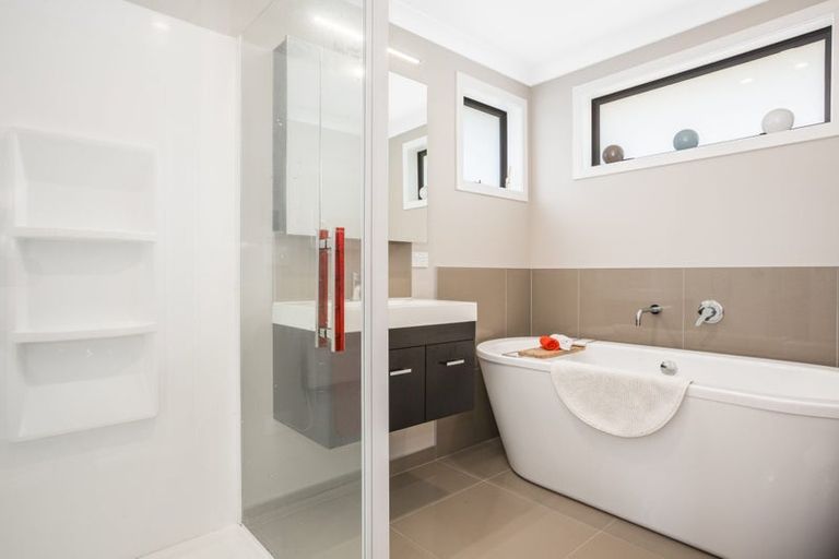 Photo of property in 34 Waitaria Terrace, Aotea, Porirua, 5024