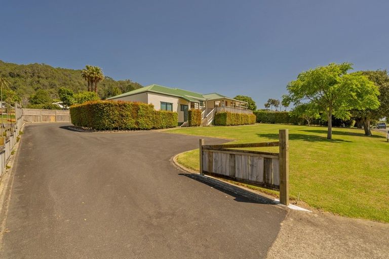 Photo of property in 86 Hahei Beach Road, Hahei, Whitianga, 3591