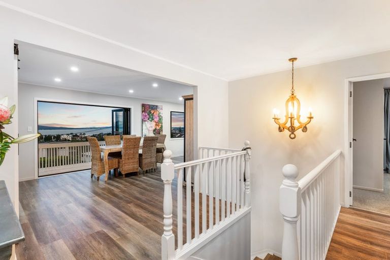 Photo of property in 2/33 Parr Terrace, Castor Bay, Auckland, 0620