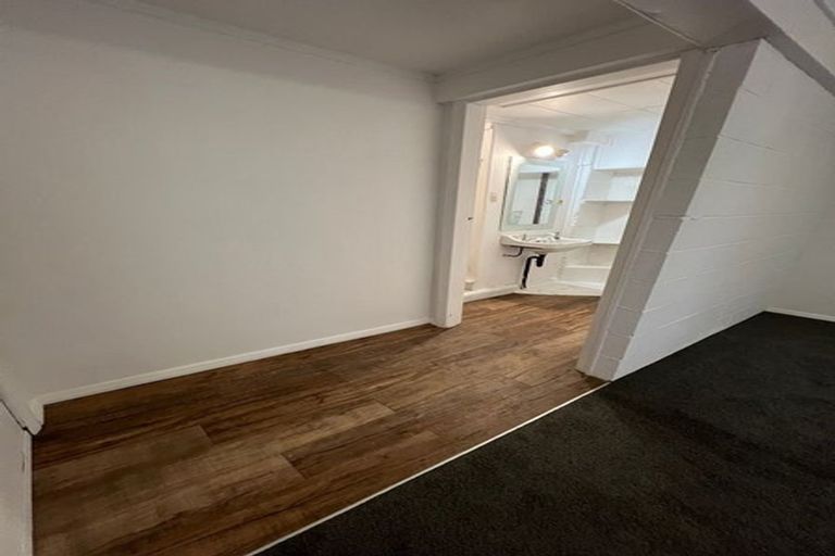 Photo of property in 100 Helston Road, Paparangi, Wellington, 6037