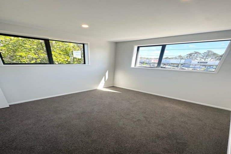 Photo of property in 365 Don Buck Road, Massey, Auckland, 0614