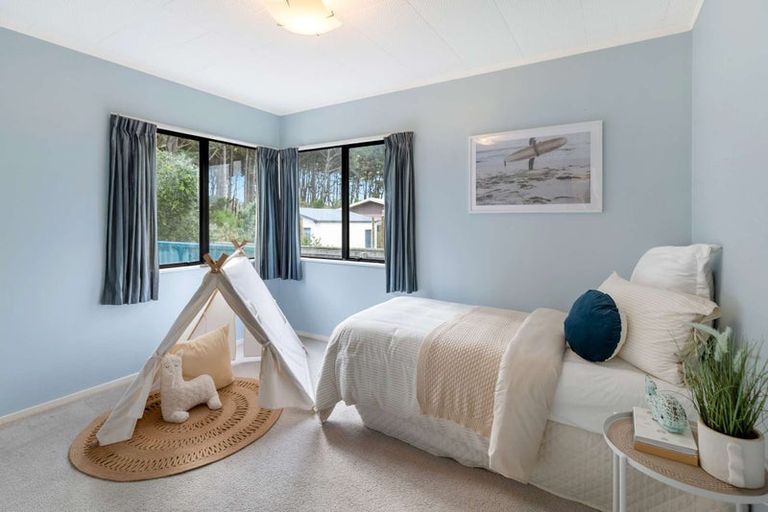 Photo of property in 9 Cousins Avenue East, Foxton Beach, Foxton, 4815