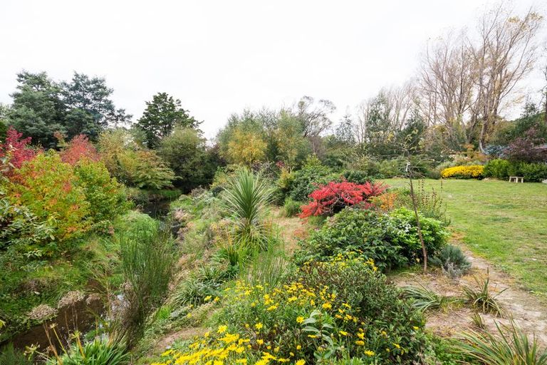 Photo of property in 350 Aokautere Drive, Aokautere, Palmerston North, 4471