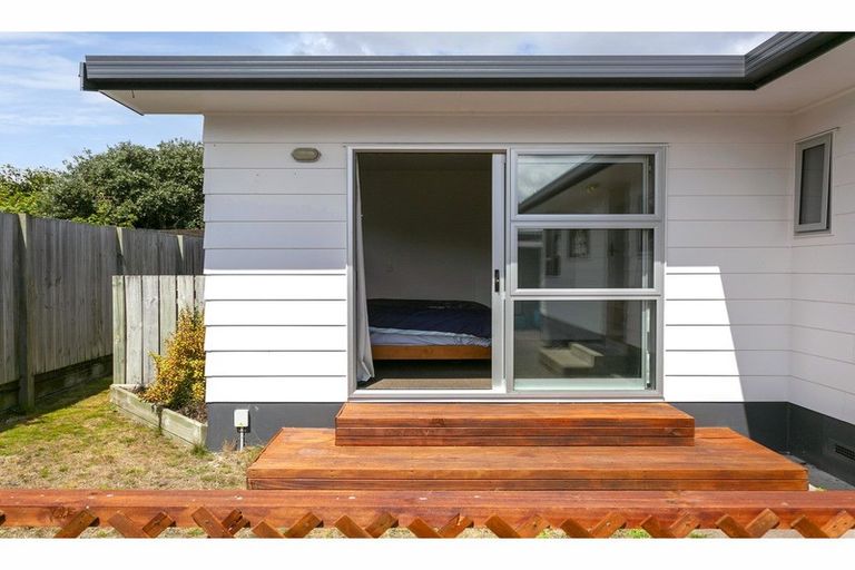 Photo of property in 35 Otupai Street, Two Mile Bay, Taupo, 3330
