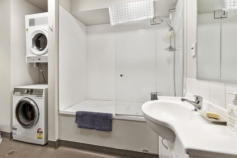 Photo of property in Luxford Villas, 308/72 Herald Street, Berhampore, Wellington, 6023