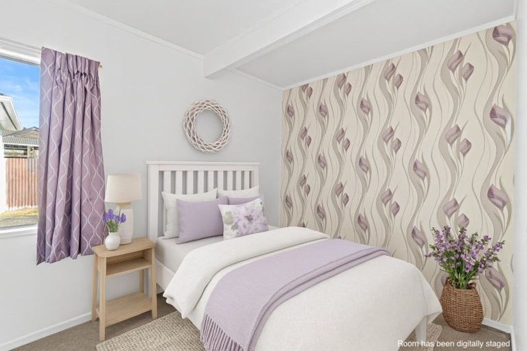 Photo of property in 9 Koura Street, Tangimoana, 4822