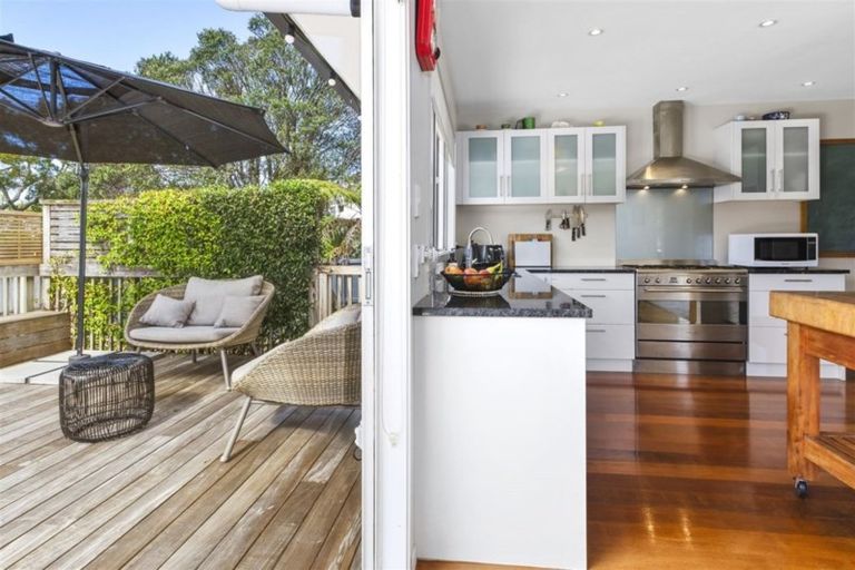 Photo of property in 2 Ponui Place, Mairangi Bay, Auckland, 0630