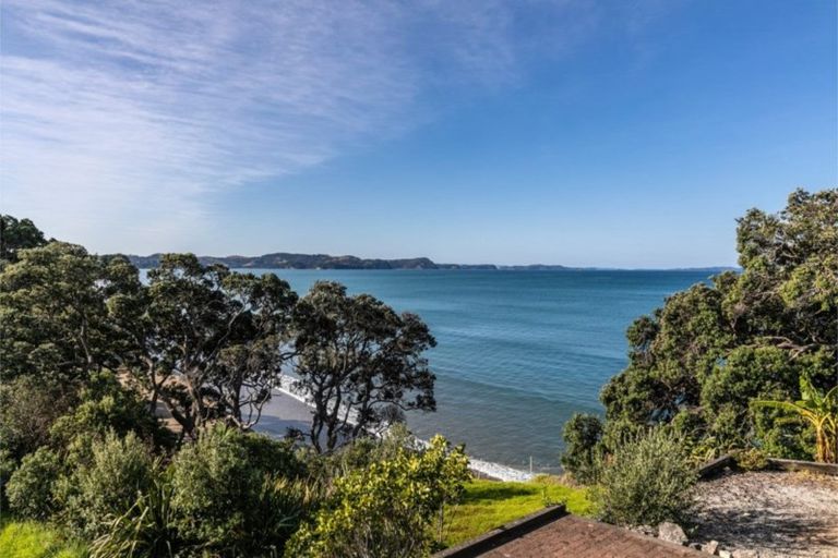 Photo of property in 27 Chelverton Terrace, Red Beach, 0932