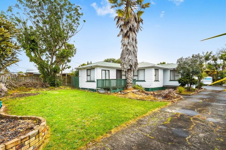 Photo of property in 301 Swanson Road, Ranui, Auckland, 0612