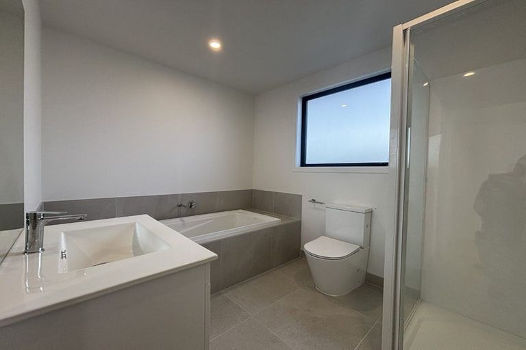 Photo of property in 37 Shelduck Road, Jacks Point, 9371