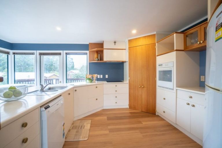 Photo of property in 39 Springdale Grove, Fitzherbert, Palmerston North, 4410