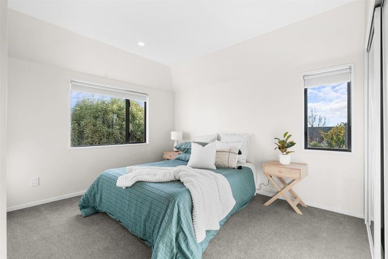 Photo of property in 32 Berkshire Drive, Avonhead, Christchurch, 8042