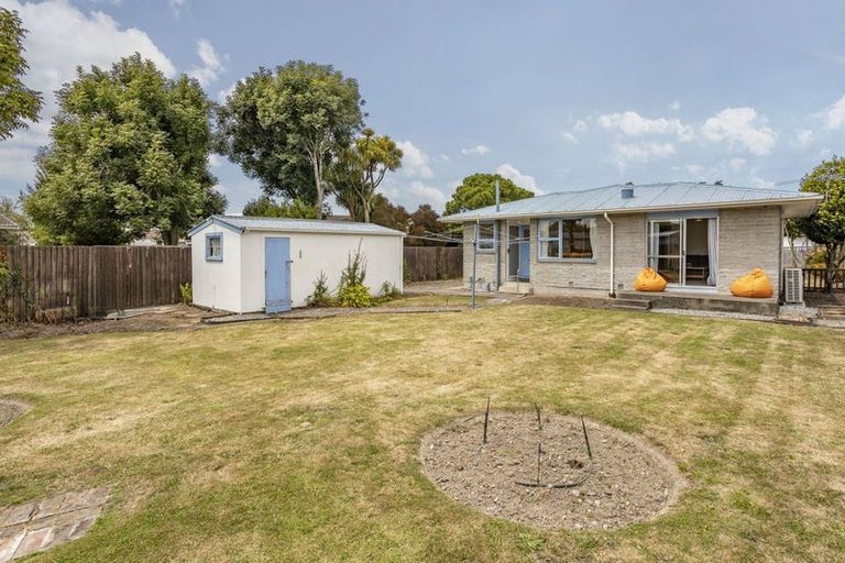 Photo of property in 3 La Perouse Place, Northcote, Christchurch, 8052