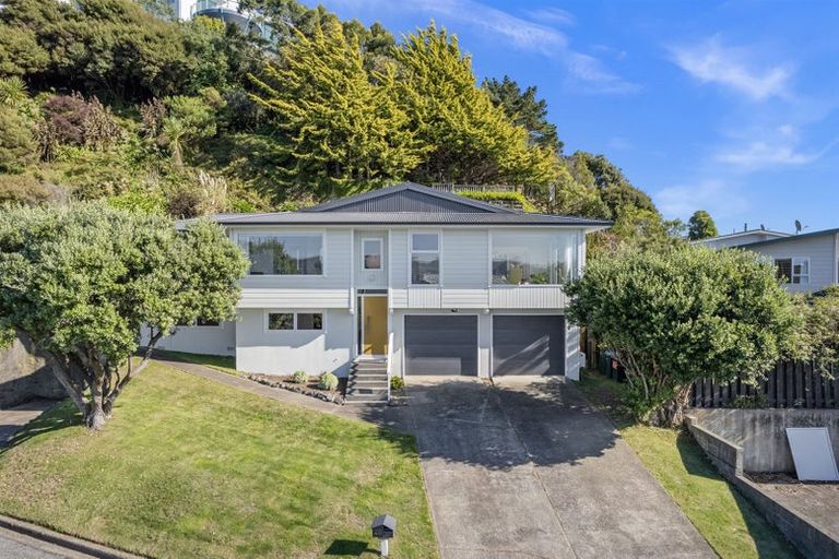 Photo of property in 28 Spinnaker Drive, Whitby, Porirua, 5024