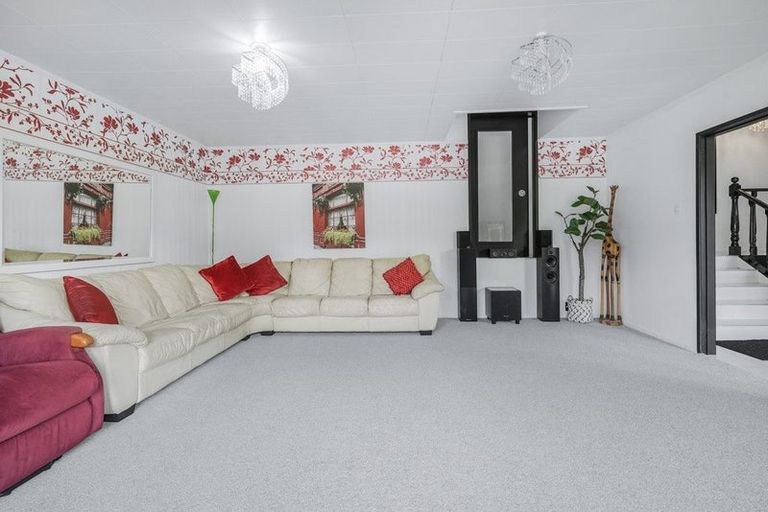 Photo of property in 32 Chedworth Avenue, Chedworth, Hamilton, 3210