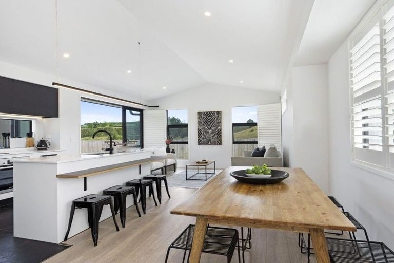 Photo of property in 38 Puhirake Crescent, Pyes Pa, Tauranga, 3112