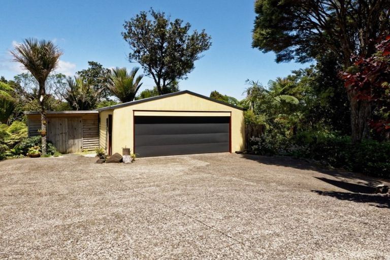 Photo of property in 6 La Trobe Track, Karekare, Auckland, 0772