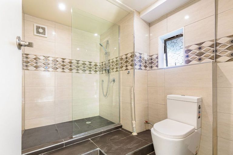 Photo of property in 37 Kamara Road, Glen Eden, Auckland, 0602