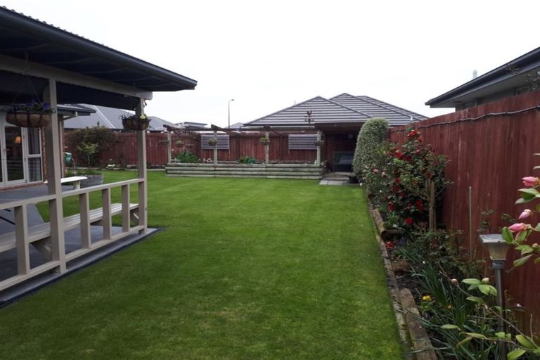 Photo of property in 13 Maple Place, Rangiora, 7400