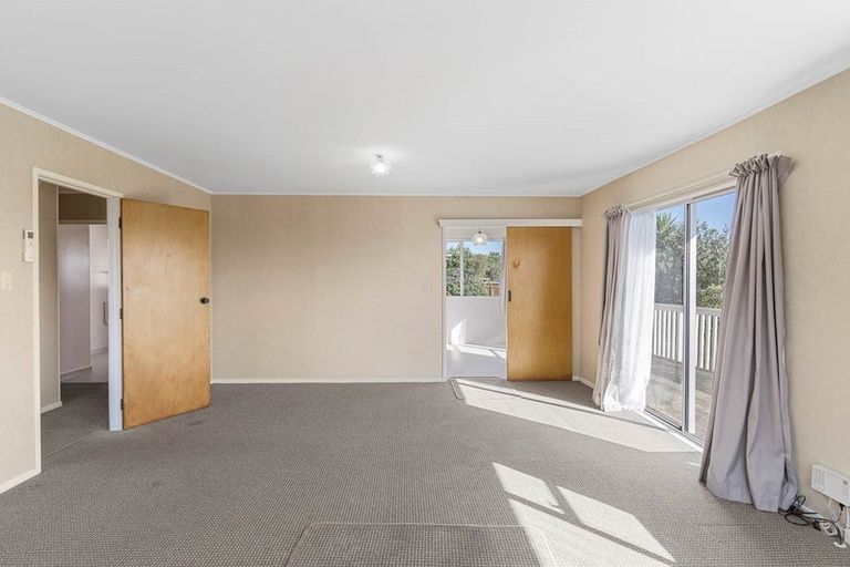 Photo of property in 110 Aviemore Drive, Highland Park, Auckland, 2010