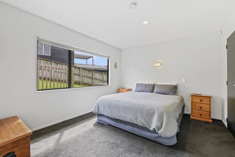 Photo of property in 184b Whangaparaoa Road, Red Beach, 0932