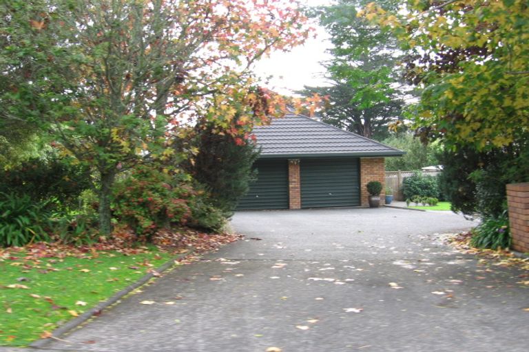 Photo of property in 6a Shiloh Way, Greenhithe, Auckland, 0632