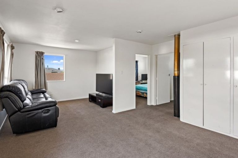 Photo of property in 4 Portnall Place, Parklands, Christchurch, 8083