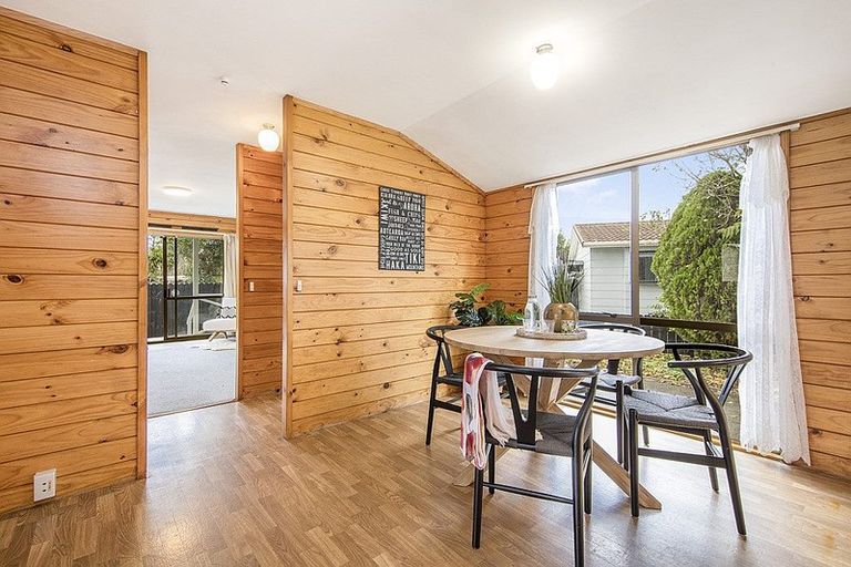 Photo of property in 107 Wattle Farm Road, Wattle Downs, Auckland, 2103