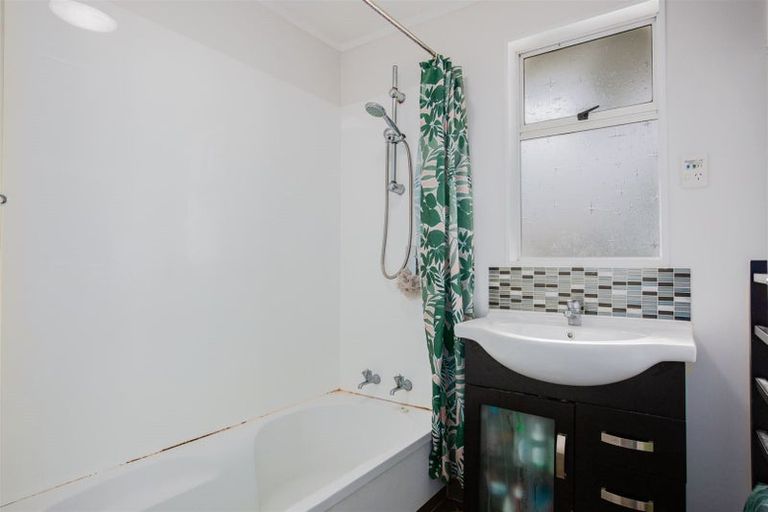 Photo of property in 66 Sievers Grove, Cannons Creek, Porirua, 5024