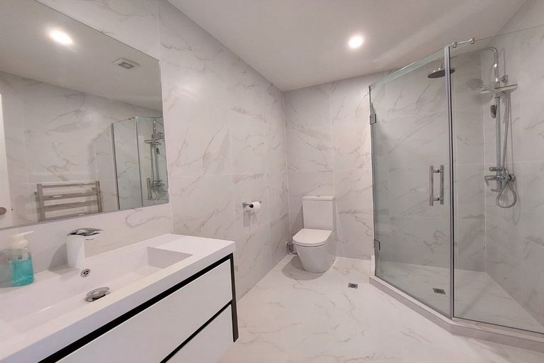 Photo of property in 7 Lilac Lane, Oteha, Auckland, 0632