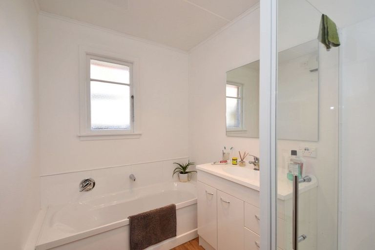 Photo of property in 16 Herriot Street, Richmond, Invercargill, 9810