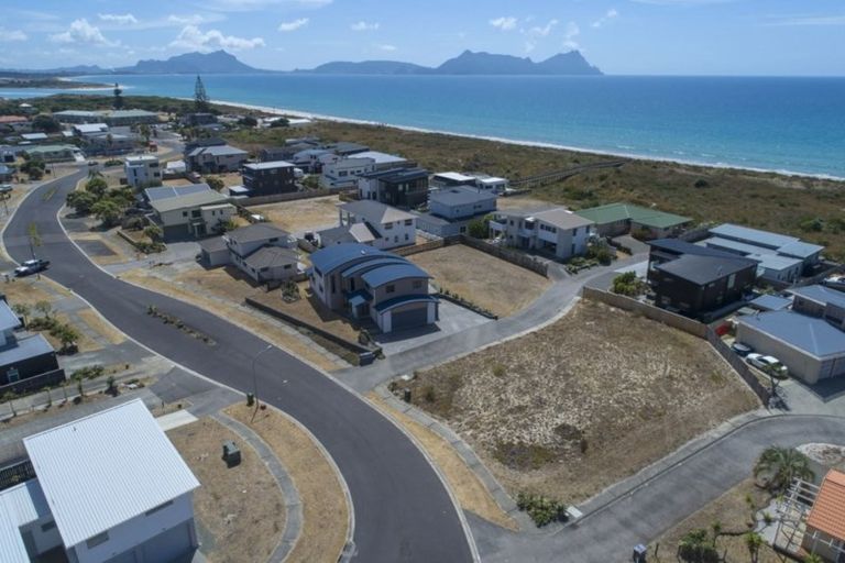 Photo of property in 147 Bream Bay Drive, Ruakaka, 0116