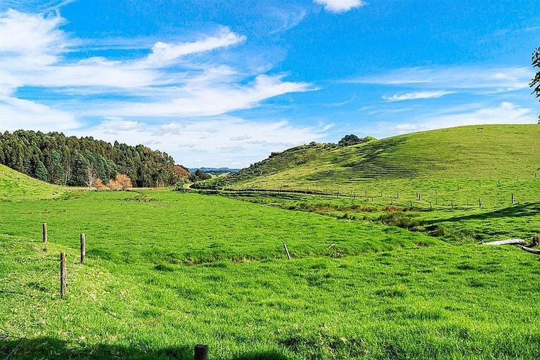 Photo of property in 533 Pataua South Road, Pataua South, Onerahi, 0192