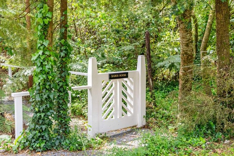 Photo of property in 51 Chatsworth Road, Silverstream, Upper Hutt, 5019