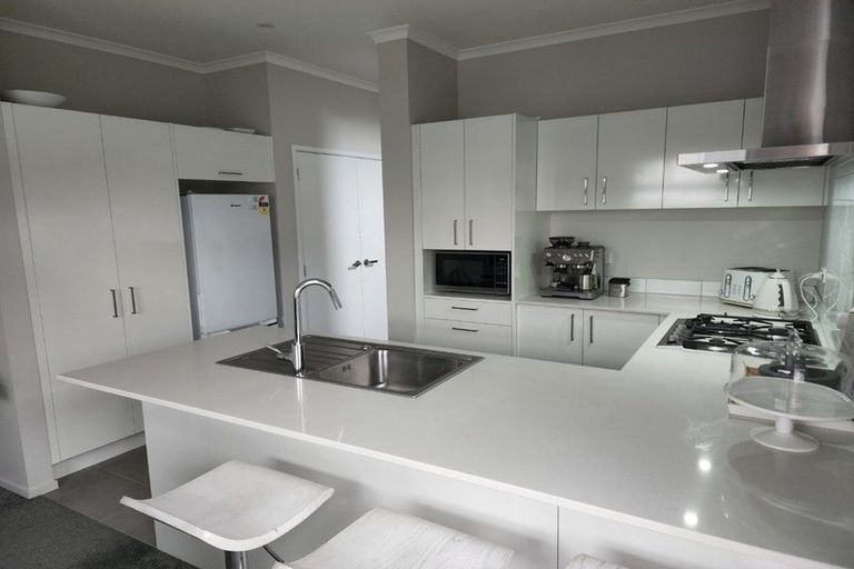 Photo of property in 20 Wai Place, Westgate, Auckland, 0614