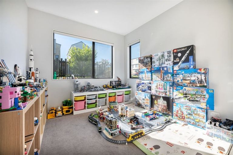 Photo of property in 25 Tautoru Avenue, Orewa, 0931