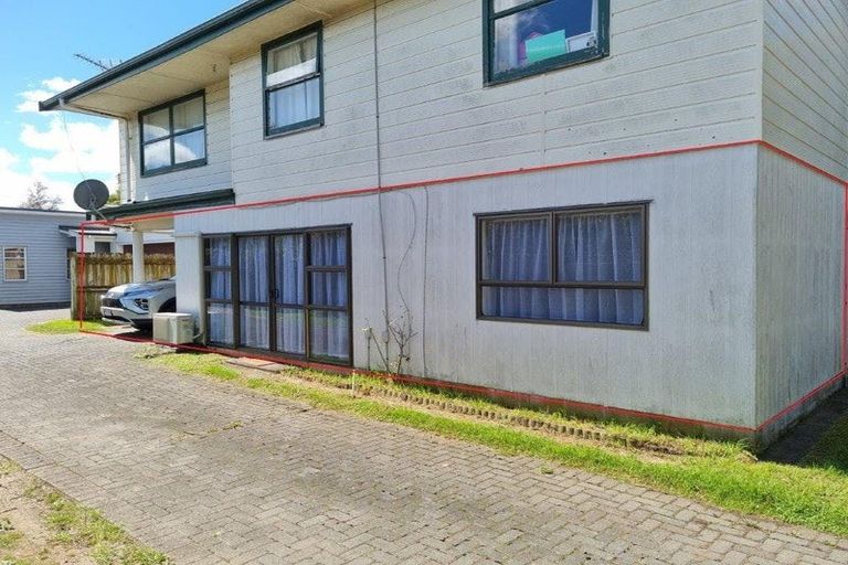 Photo of property in 37 Graham Avenue, Te Atatu Peninsula, Auckland, 0610
