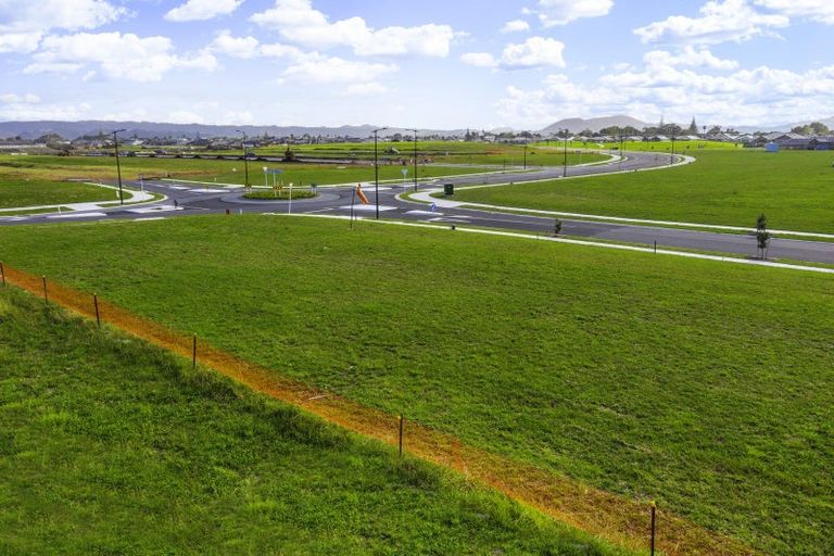 Photo of property in 61 Te Taniwha Road, One Tree Point, 0118