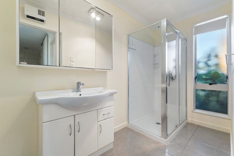 Photo of property in 2/98 Domain Terrace, Spreydon, Christchurch, 8024